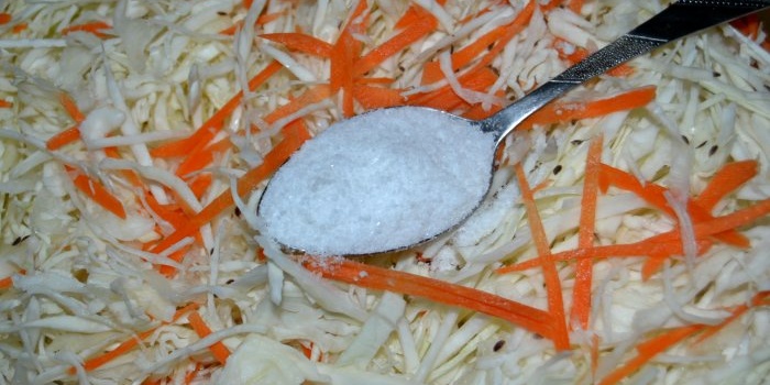 Sauerkraut in Salzlake ist so knusprig