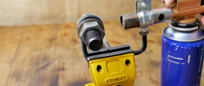 4 công cụ bu lông và đai ốc hữu ích dành cho thợ điện và thợ sửa ống nước