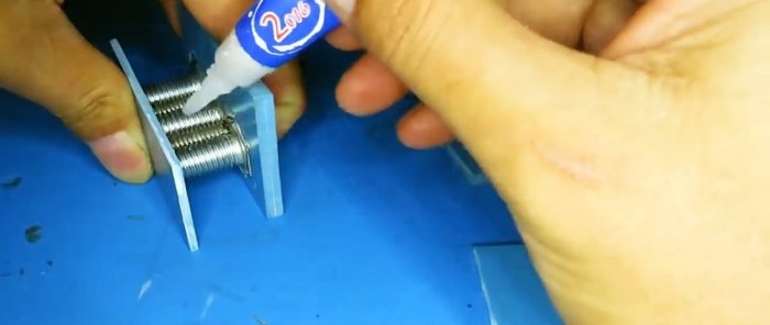 Como fazer um gerador simples de 220 V com suas próprias mãos