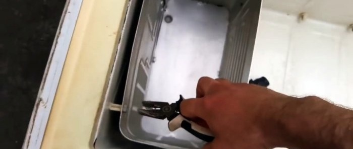 Cik daudz metāllūžņu var dabūt no vecā padomju ledusskapja?