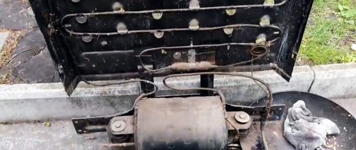 Hur mycket metallskrot kan man få från ett gammalt sovjetiskt kylskåp?