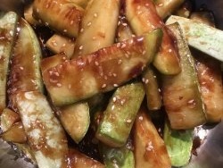 Zucchini appetizer in soy sauce - very quick and tasty