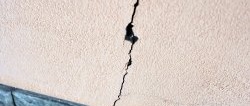 How to repair a crack in a façade once and for all