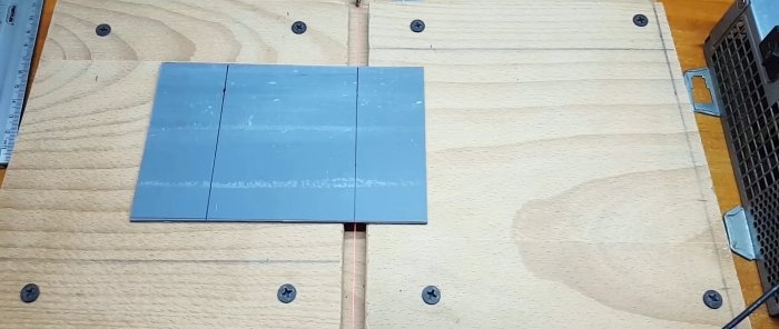 Hvordan lage en elektronikksak fra PVC-rør