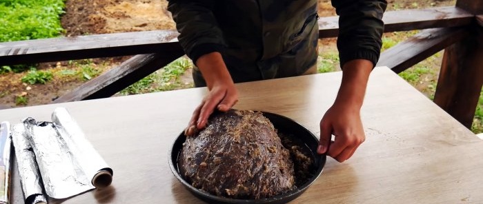 Kako ispeći 5 kg mesa u jami u komadu