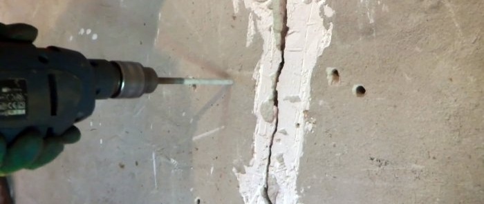 Πώς να επιδιορθώσετε μια διαστελλόμενη ρωγμή σε έναν τοίχο για να μην εμφανιστεί ξανά
