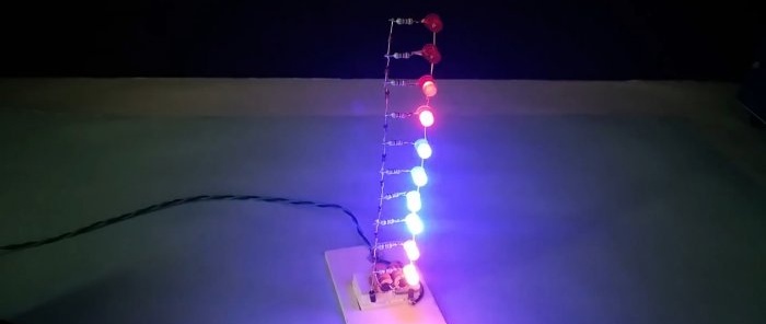 LED indikator razine napajan izravno iz zvučnika