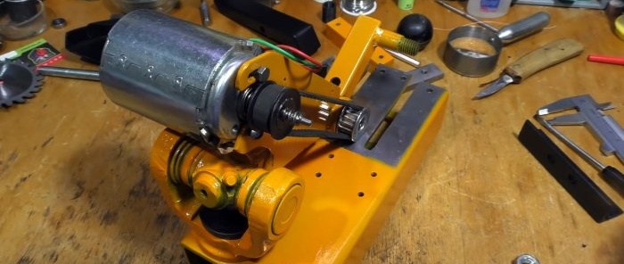 How to make a low-voltage mini cutting machine from a cardan cross