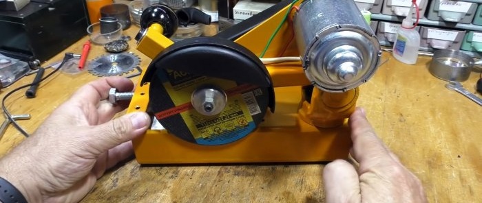 How to make a low-voltage mini cutting machine from a cardan cross