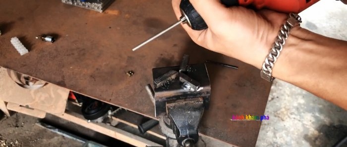 Jak zmenšit průměr ocelové tyče bez soustruhu