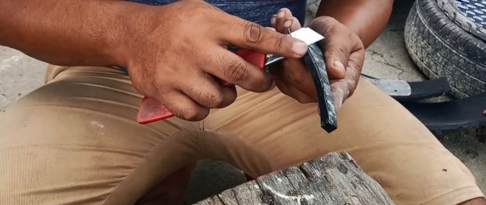 Comment fabriquer des tongs éternelles à partir d'un vieux pneu