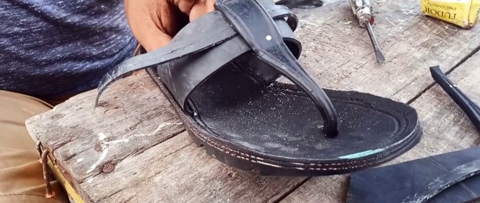 Cum să faci șlapi eterni dintr-o anvelopă veche