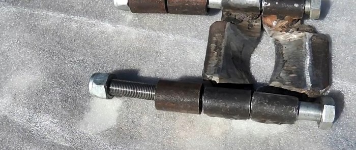 How to remove a tightly seated crankshaft bearing