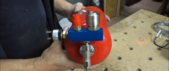 Assembling a mini compressor with a receiver from a fire extinguisher