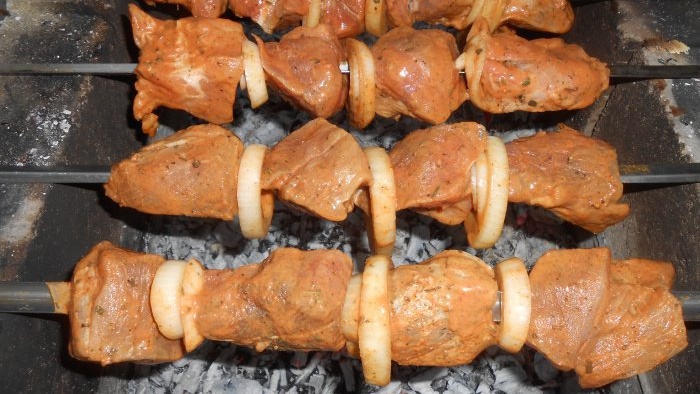Nước xốt thịt lợn kebab của Liên Xô dựa trên giấm, một công thức đã được chứng minh qua nhiều thập kỷ