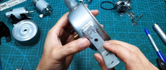 How to make a powerful pump with two motors from cans