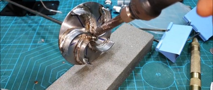 How to make a powerful pump with two motors from cans