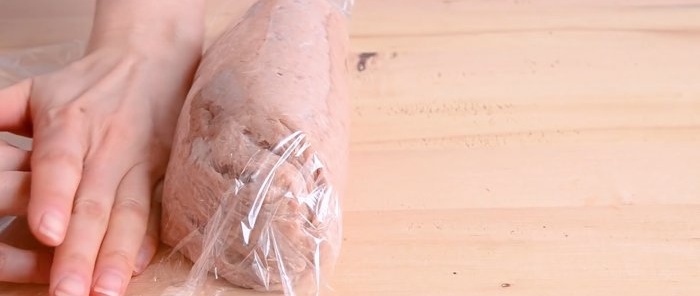 Il n'est pas difficile de préparer des saucisses bouillies à la maison selon le GOST de l'URSS, mais se souvenir du goût de l'enfance n'a pas de prix