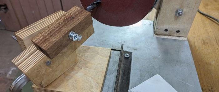 Adjustable jig para sa perpektong drill sharpening