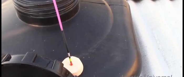 Cara membuat pelampung untuk mengawal paras air dalam bekas dari jauh
