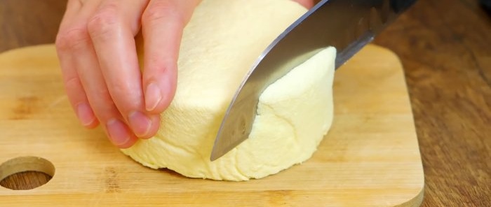 La ricetta più semplice per il formaggio fatto in casa in 10 minuti con soli 3 ingredienti