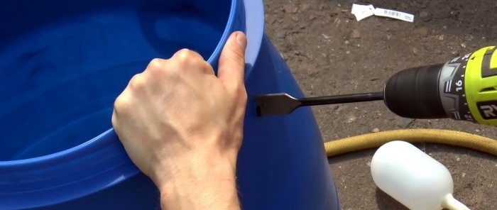 How to easily make a garden barrel automatically fill itself