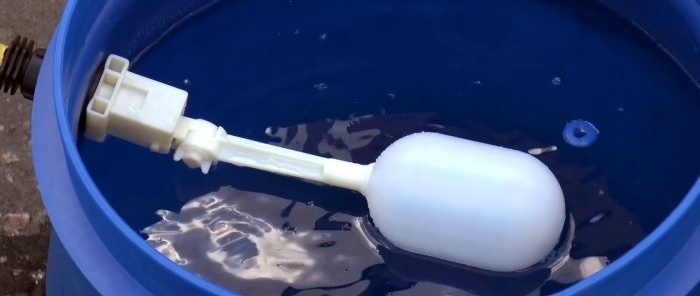 Paano madaling gumawa ng isang bariles ng hardin na awtomatikong punan ang sarili nito