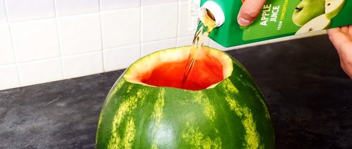 Isang nakakapreskong watermelon cocktail para sa buong pamilya