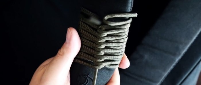 How to tie a paracord cord to a backpack so that it unravels in a second