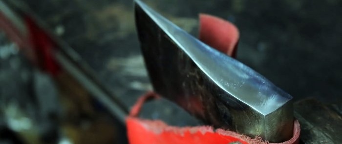 How to restore and make a cool ax using a chain