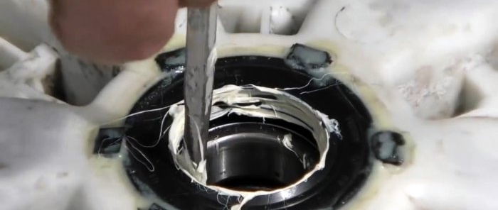 Hogyan lehet helyreállítani a tengelyt a mosógép olajtömítése alatt