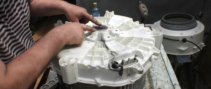 Cum să restabiliți arborele de sub simeringul de ulei al unei mașini de spălat