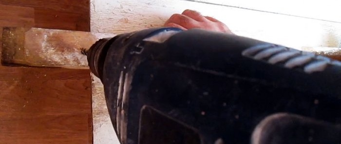 Cómo perforar agujeros grandes con brocas finas