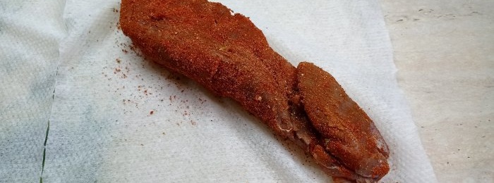 Come cucinare il basturma dal filetto di maiale con soli due ingredienti senza additivi chimici