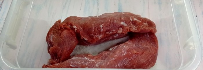 Как да приготвите basturma от свинско филе само с две съставки без химически добавки