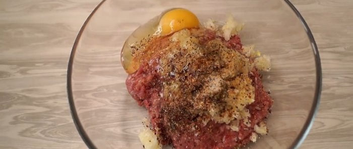 Lanche de carne picada É impossível resistir por um minuto