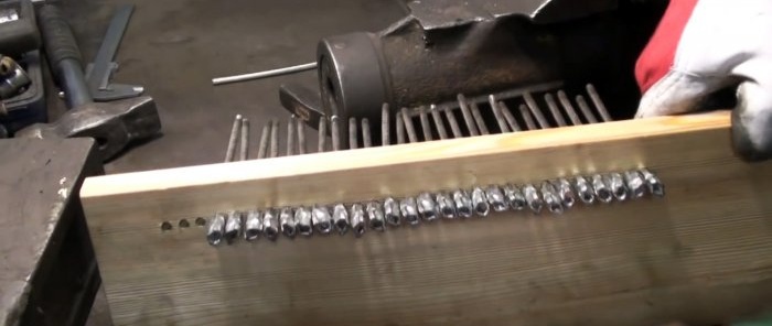 How to make a mechanical brush for quickly cleaning leaves