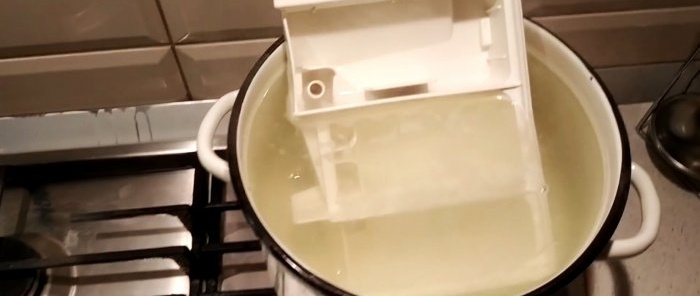 כיצד לנקות מגש למכונת כביסה עם המשקעים העקשניים ביותר אם שום דבר לא מסיר אותם