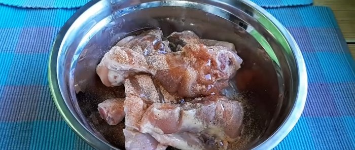 Jika anda merebus ayam, maka ini adalah satu-satunya cara.Resepi ringkas ringkas ayam Kabardian