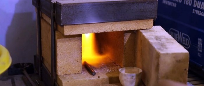 Starověká metoda přeměny měkké oceli na tvrdou ocel.