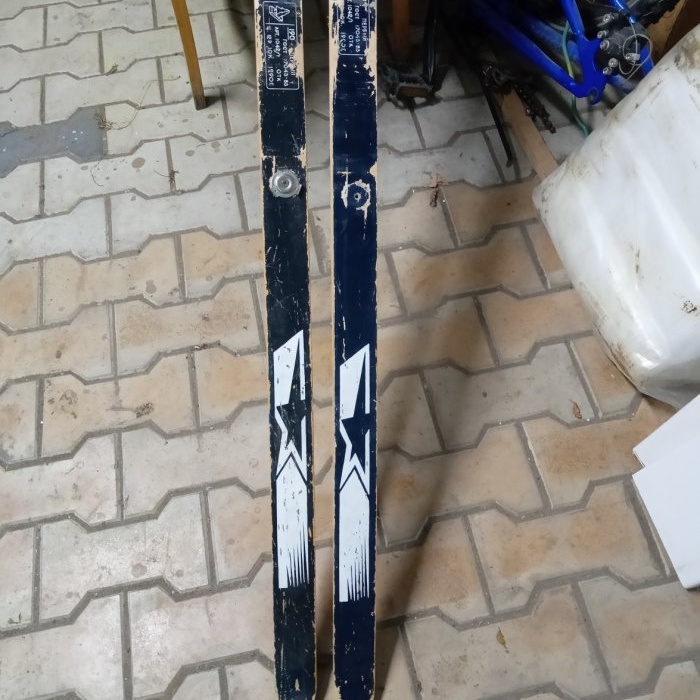 Bagaimana untuk membuat busur sebenar dari ski lama