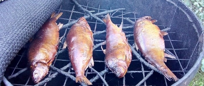 Wir bauen eine Räucherei aus einem Fass und kochen Fisch wie in Lebensmittelgeschäften der UdSSR