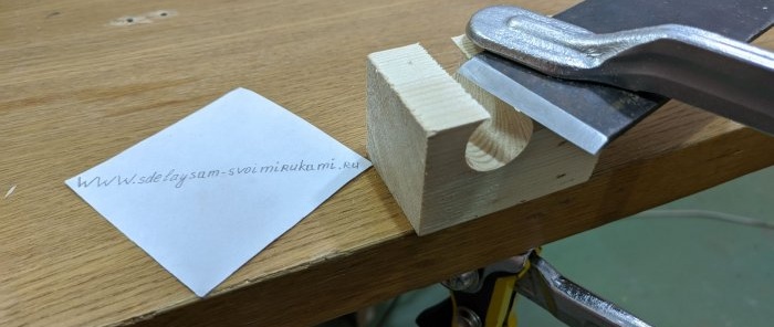 Convenient do-it-yourself clamp for a T-track made of plywood