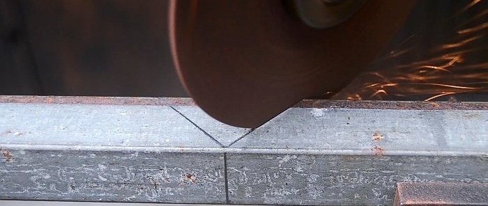 Verbindingen van drie profielbuizen zonder laswerk onder 90 graden in een hoek