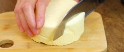 Najprostszy przepis na domowy ser w 10 minut z zaledwie 3 składnikami