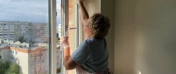 How to clean windows and floors so they stay clean longer