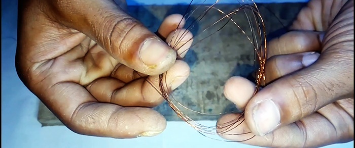 Hvordan lage en metalldetektor fra et multimeter på 5 minutter