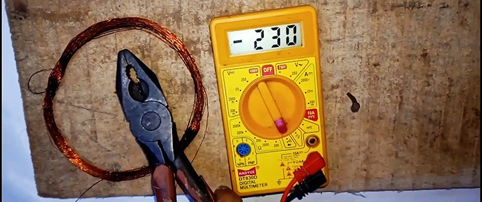 Paano gumawa ng isang metal detector mula sa isang multimeter sa loob ng 5 minuto