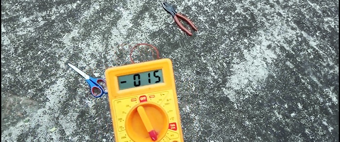 Cómo hacer un detector de metales con un multímetro en 5 minutos.