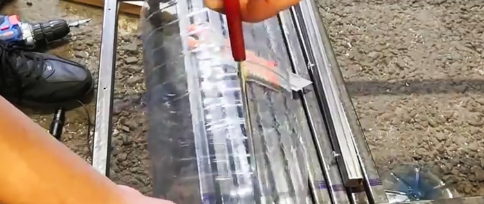 Làm gạch từ chai nhựa